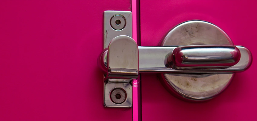Childproof Gate Lock in Orosi, California